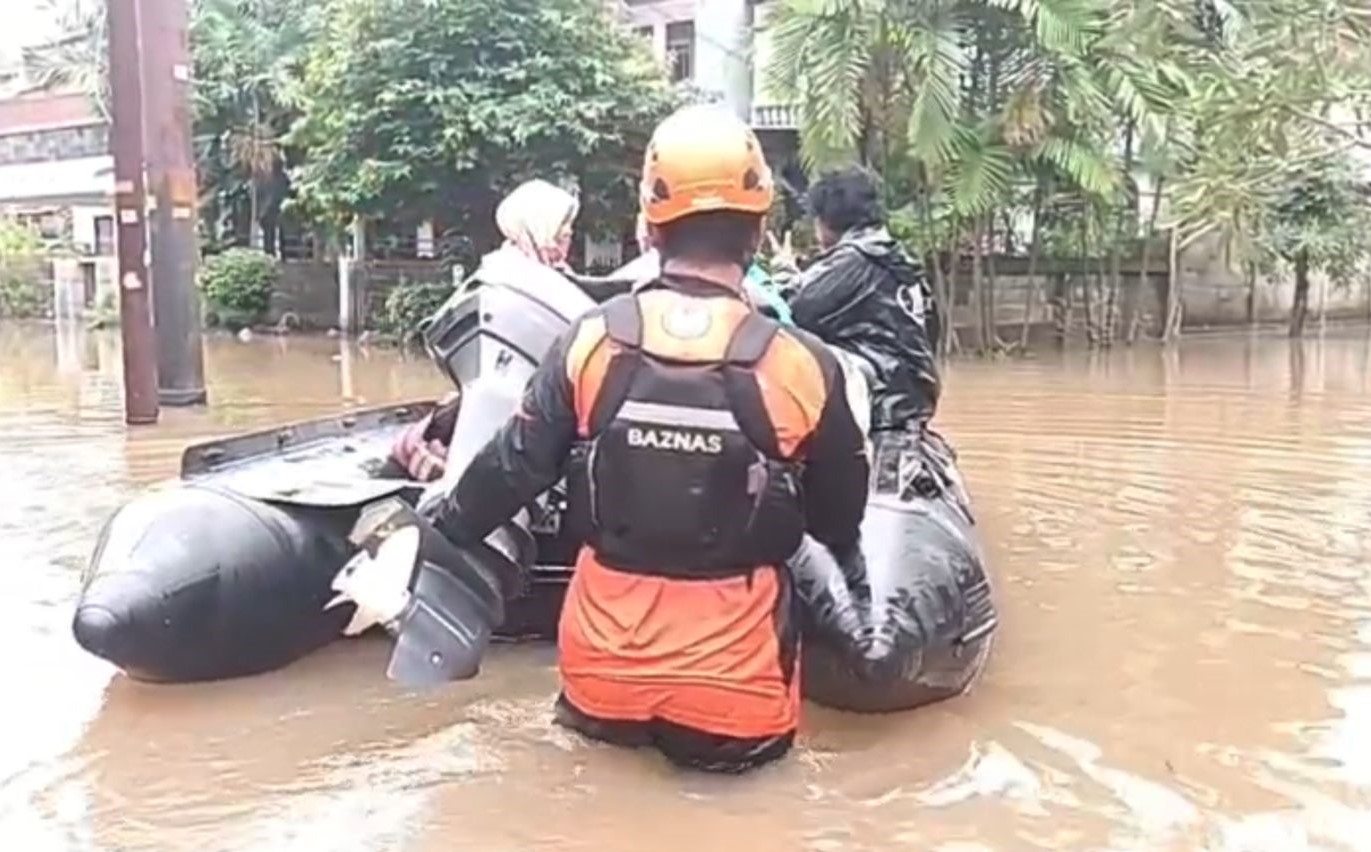 baznas_evakuasi_korban_banjir.jpg