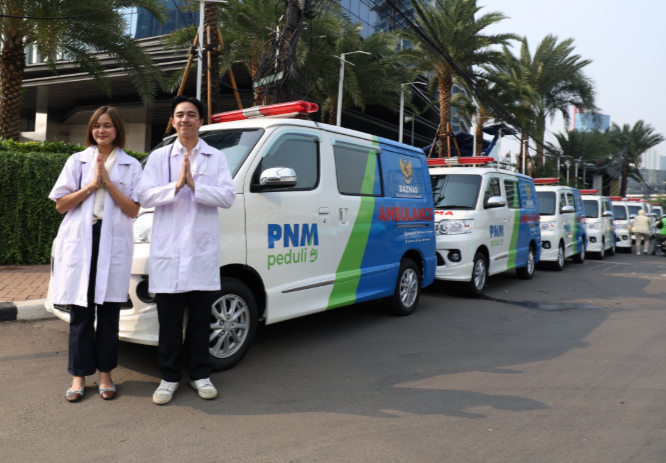 Layanan 15 Unit Ambulans Rp5,7 M Baznas RI dan PNM - (Ada 4 foto)