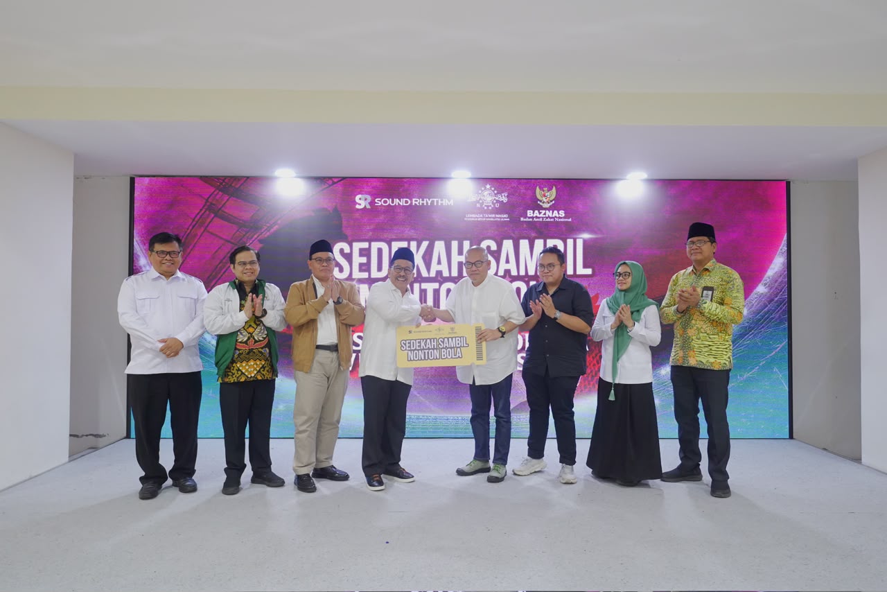  BAZNAS dan Sound Rhythm Ajak Nonton Bola Sambil Sedekah: Aston Villa vs Indonesia All Star - (Ada 3 foto)